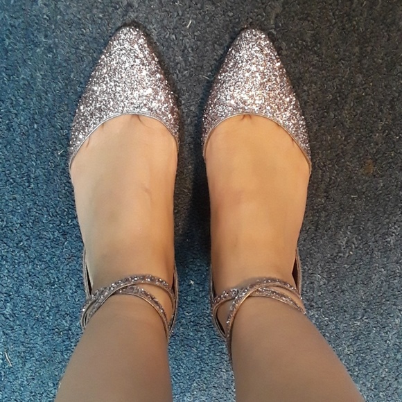 Shoes - Picture 7 of 8